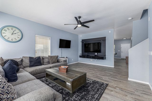 57 W SADDLE Way, San Tan Valley, AZ 85143