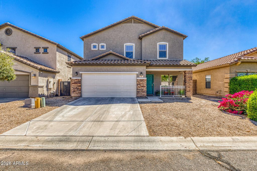 57 W SADDLE Way, San Tan Valley, AZ 85143