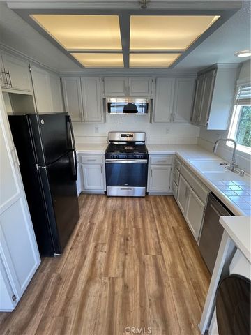 303 S Violet Avenue J, Monrovia, CA 91016
