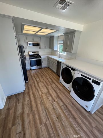 303 S Violet Avenue J, Monrovia, CA 91016