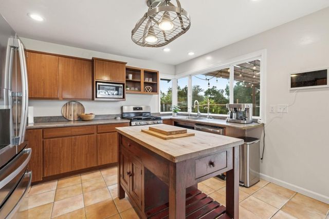 196 Kenny Court, Santa Cruz, CA 95065