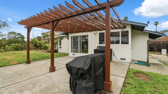 196 Kenny Court, Santa Cruz, CA 95065