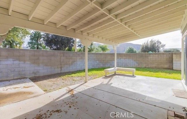 11325 Rockridge Ln, Fontana, CA 92337
