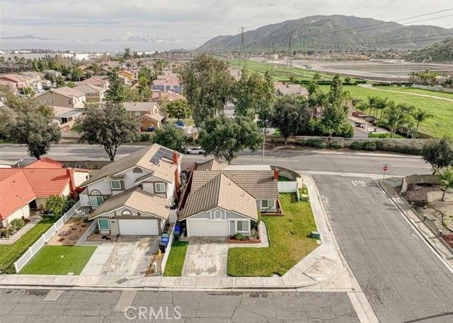 11325 Rockridge Ln, Fontana, CA 92337