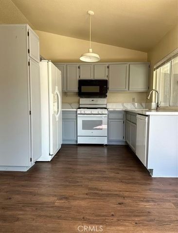 11325 Rockridge Ln, Fontana, CA 92337