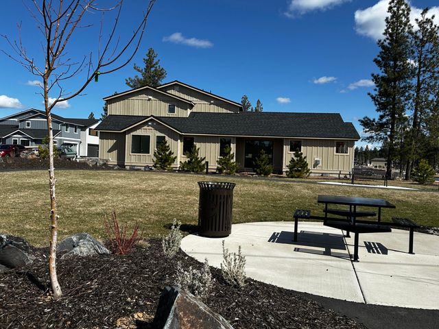 1319 NW Ochoa Drive, Bend, OR 97703