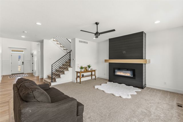 680 Morning Star Court, Waukee, IA 50263