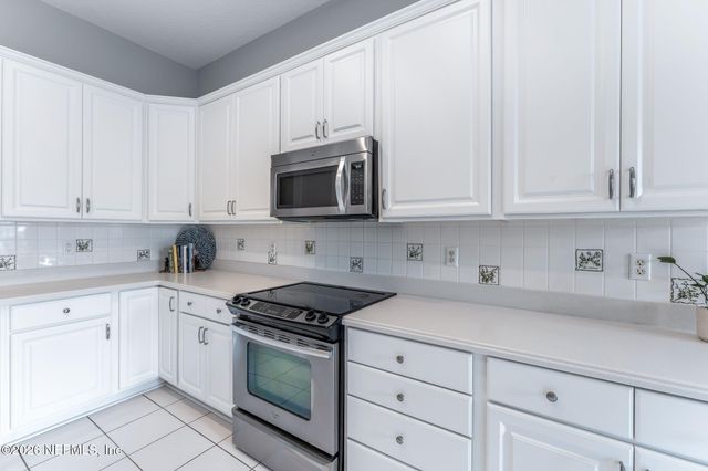 3840 MICHAELS LANDING Circle E, Jacksonville, FL 32224