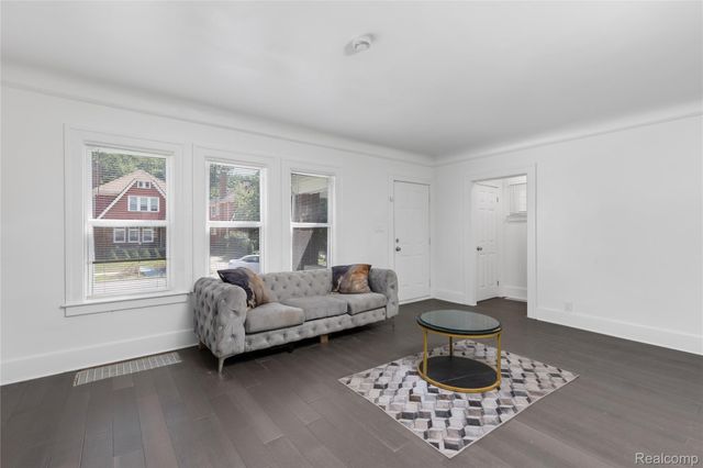 3921 Three Mile Drive, Detroit, MI 48224