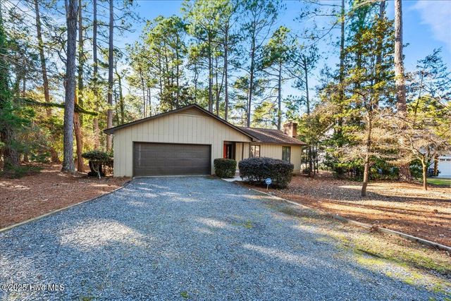 215 Merion Circle, Pinehurst, NC 28374