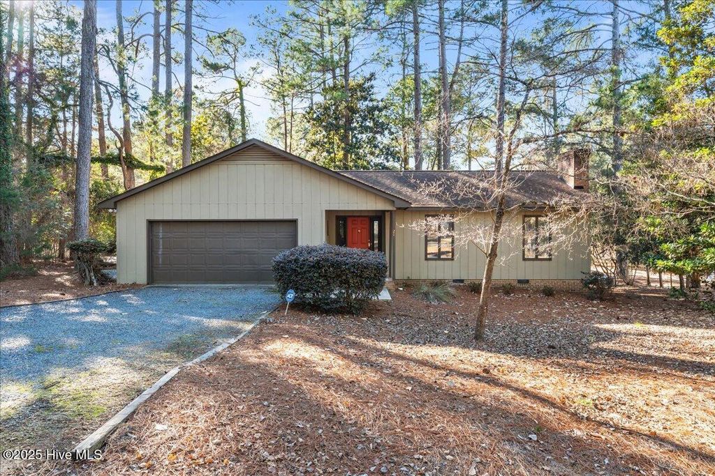 215 Merion Circle, Pinehurst, NC 28374