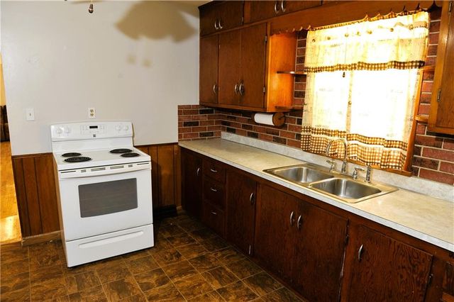 123 E Atkinson Avenue, Pittsburg, KS 66762