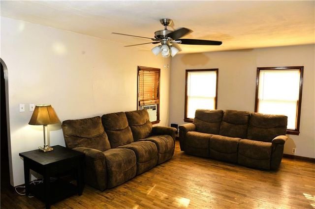 123 E Atkinson Avenue, Pittsburg, KS 66762