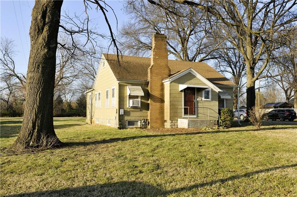 123 E Atkinson Avenue, Pittsburg, KS 66762