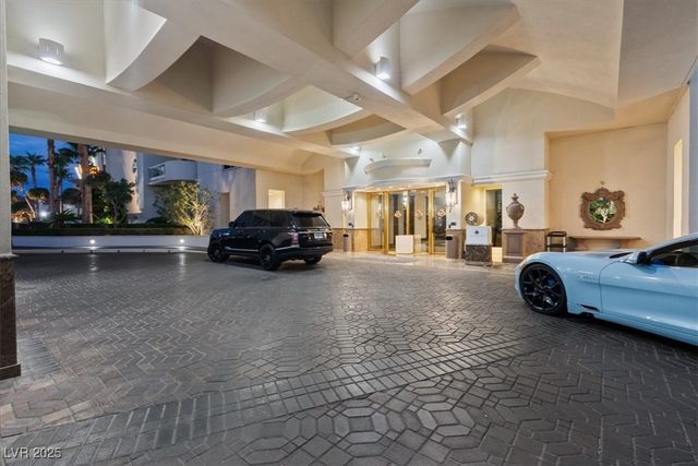 2747 Paradise Road 501, Las Vegas, NV 89109