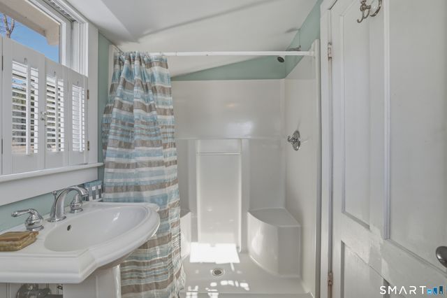 11 Tuxis Road, Madison, CT 06443