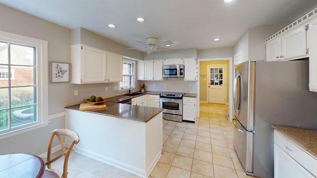 8452 WINTHROP CT, Germantown, TN 38139