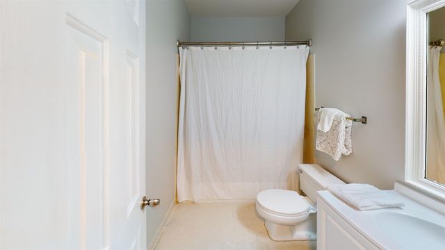 8452 WINTHROP CT, Germantown, TN 38139