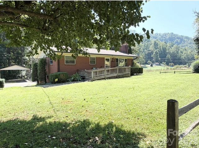 2985 Collettsville Road, Lenoir, NC 28645