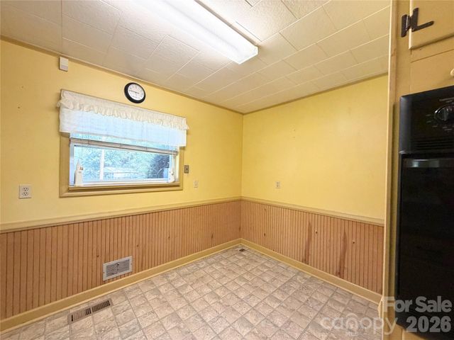 2985 Collettsville Road, Lenoir, NC 28645