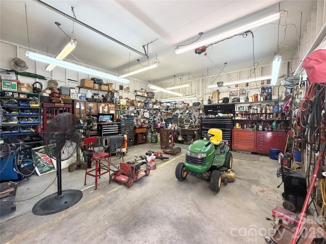 2985 Collettsville Road, Lenoir, NC 28645