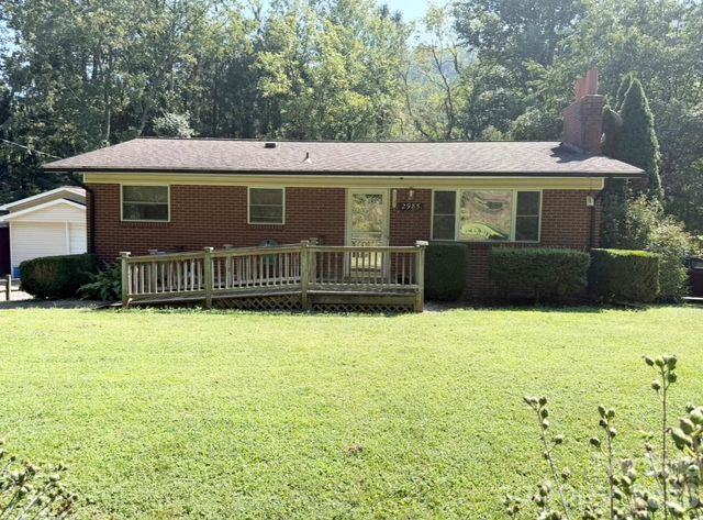 2985 Collettsville Road, Lenoir, NC 28645
