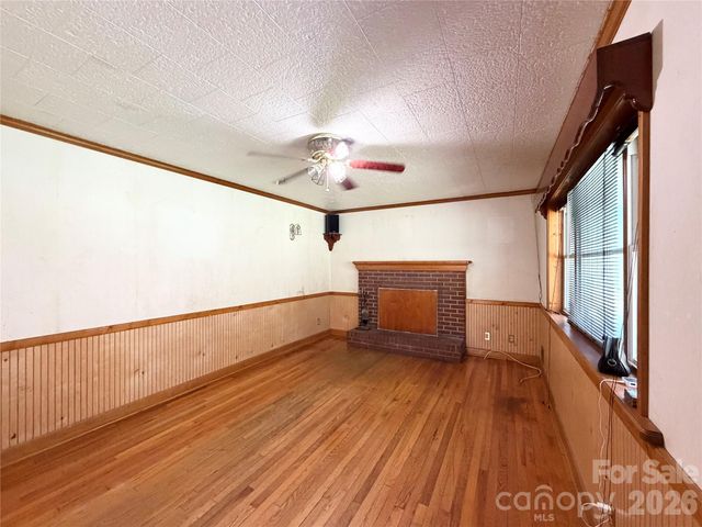 2985 Collettsville Road, Lenoir, NC 28645