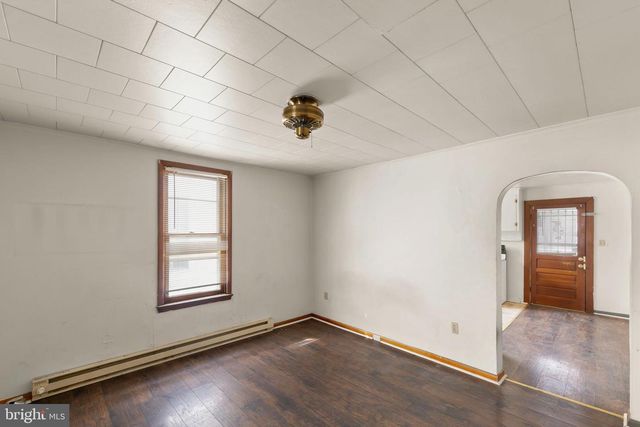 706 W KING ST, Martinsburg, WV 25401