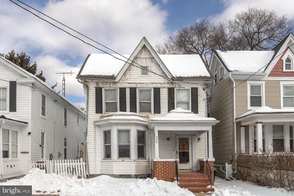 706 W KING ST, Martinsburg, WV 25401