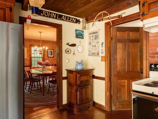 160 Tremont St, Duxbury, MA 02332