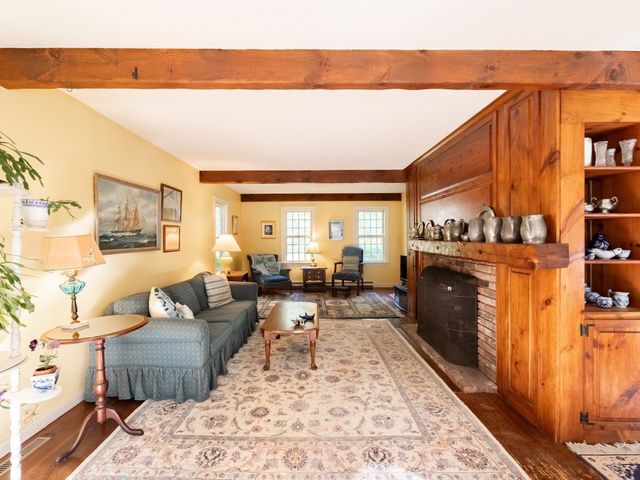 160 Tremont St, Duxbury, MA 02332