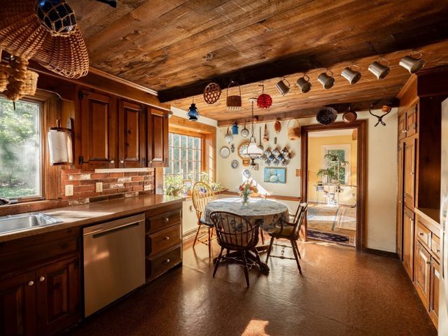 160 Tremont St, Duxbury, MA 02332