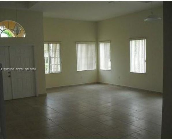 1423 NE 40th Rd 1423, Homestead, FL 33033