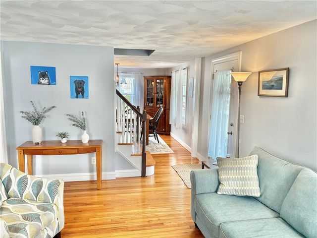 33 Rose Hill Drive, Cranston, RI 02920