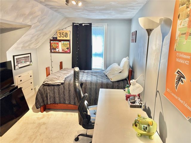 33 Rose Hill Drive, Cranston, RI 02920