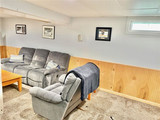 33 Rose Hill Drive, Cranston, RI 02920