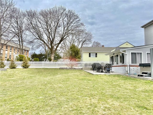 33 Rose Hill Drive, Cranston, RI 02920