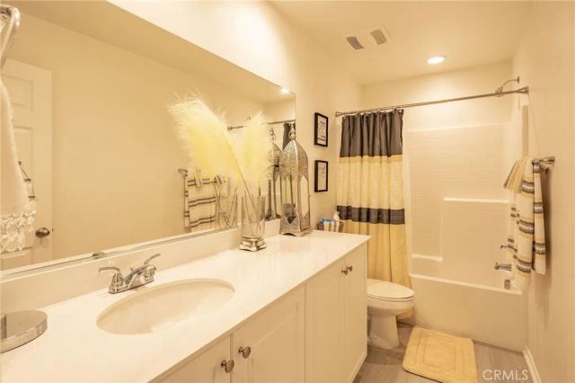 14335 Plymouth Street, Hesperia, CA 92344