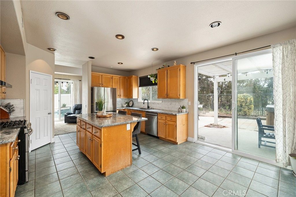 Image 11 of property listing at 23926 Button Bush Court, Murrieta, CA 92562