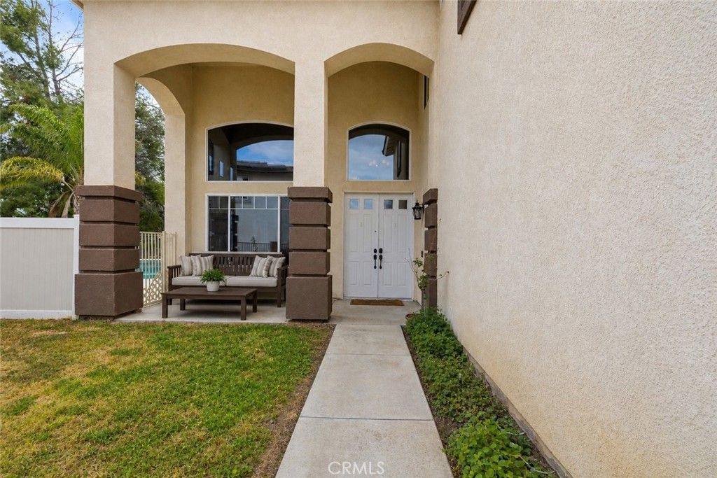 Image 4 of property listing at 23926 Button Bush Court, Murrieta, CA 92562