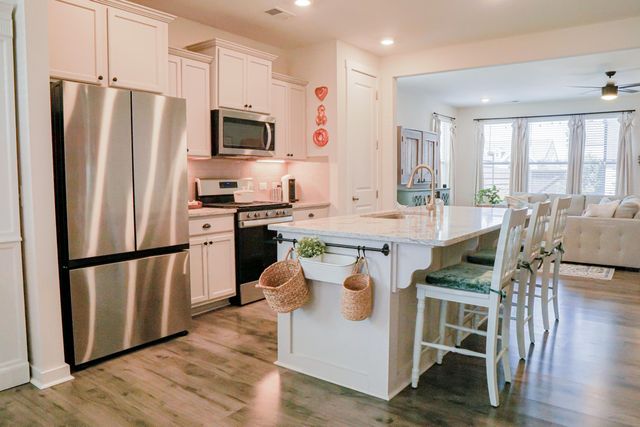 121 Summer Tanager Drive, Ravenel, SC 29470