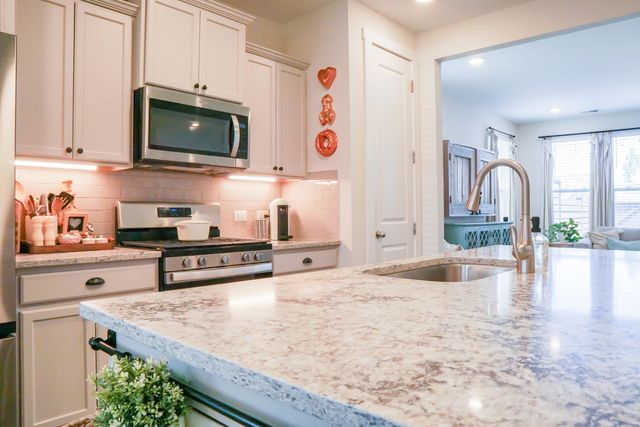 121 Summer Tanager Drive, Ravenel, SC 29470
