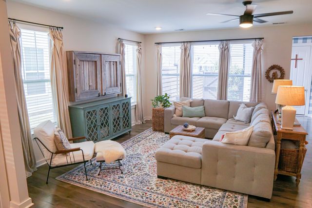 121 Summer Tanager Drive, Ravenel, SC 29470