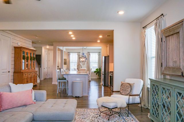 121 Summer Tanager Drive, Ravenel, SC 29470