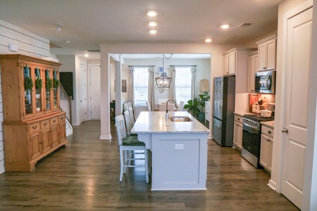 121 Summer Tanager Drive, Ravenel, SC 29470