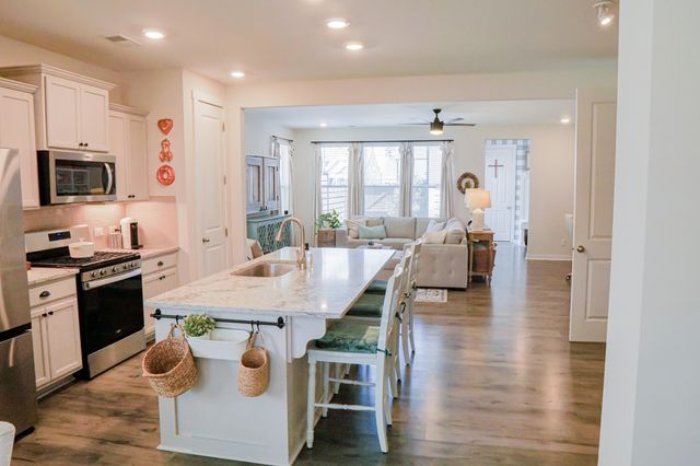 121 Summer Tanager Drive, Ravenel, SC 29470
