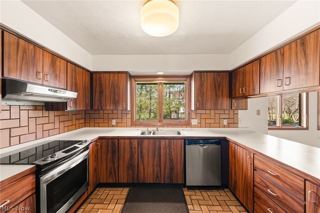 340 Edgemeer Place, Oberlin, OH 44074