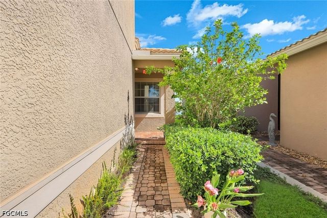 10443 Spruce Pine CT, Fort Myers, FL 33913
