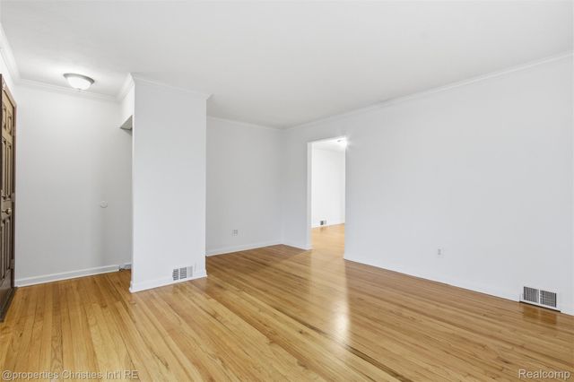 1212 S Amelia Avenue, Royal Oak, MI 48073