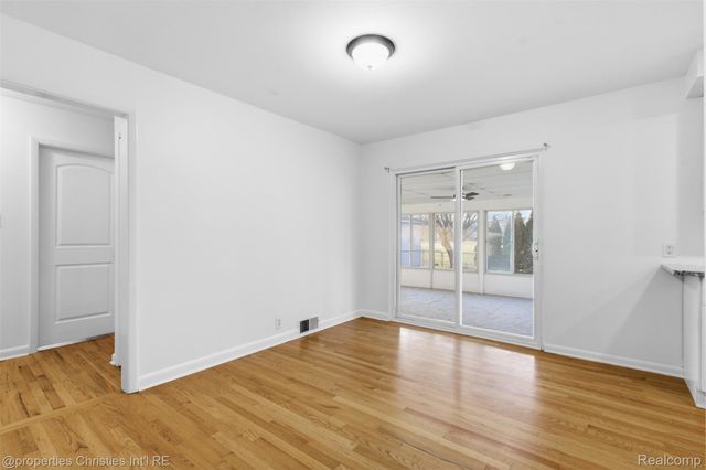 1212 S Amelia Avenue, Royal Oak, MI 48073